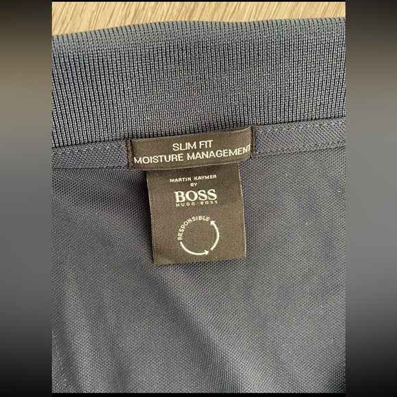 NWOT’s Hugo Boss Slim Fit Moisture Management Polo Shirt Men’s Size Medium - Picture 3 of 4
